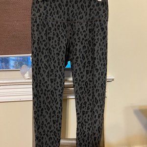 Lot of (2) Pairs Size Large Leggings